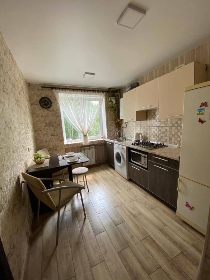 חארקיב Apartment 30 M2 On Sergei Esenin 11 מראה חיצוני תמונה