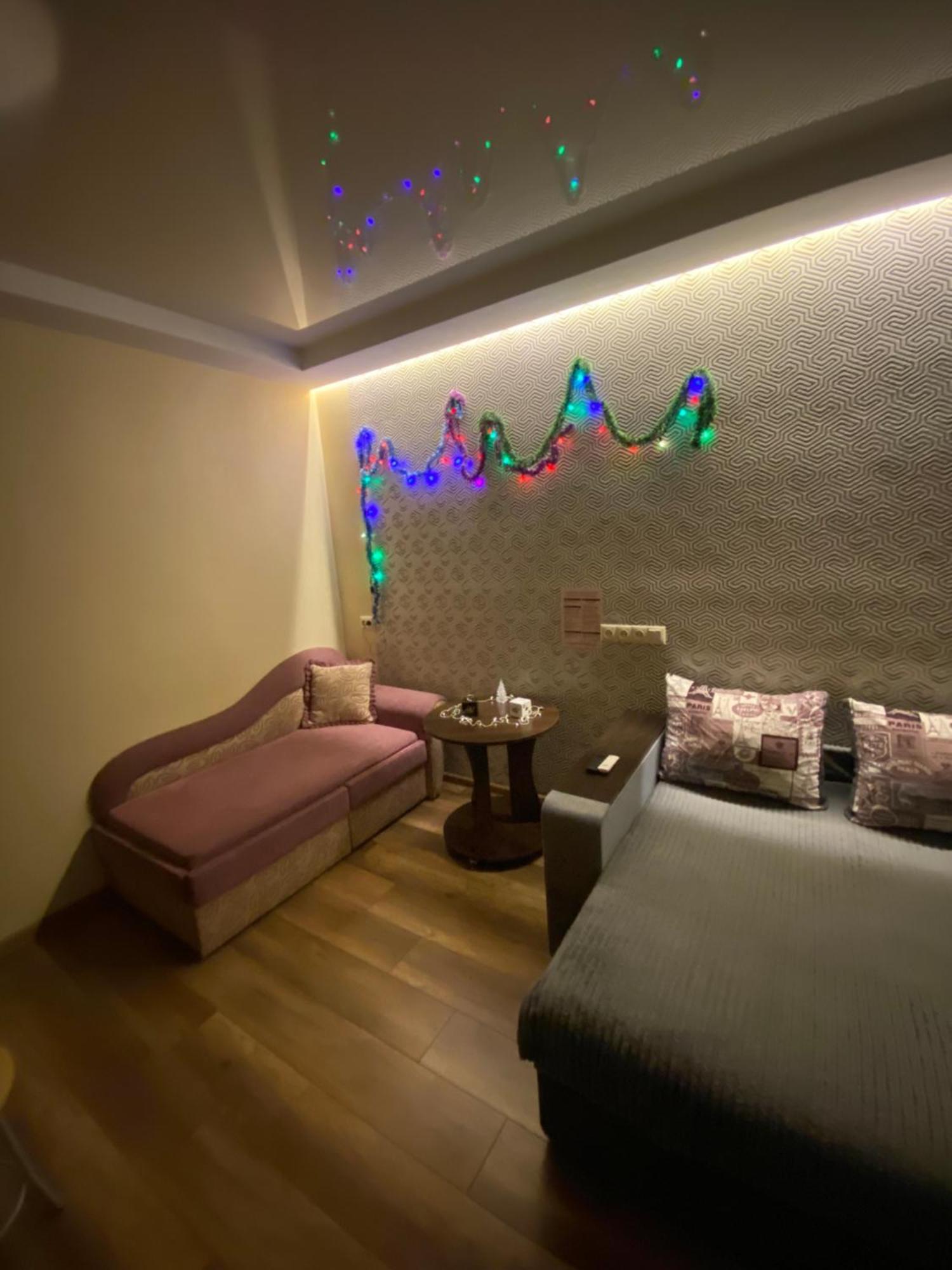 חארקיב Apartment 30 M2 On Sergei Esenin 11 מראה חיצוני תמונה