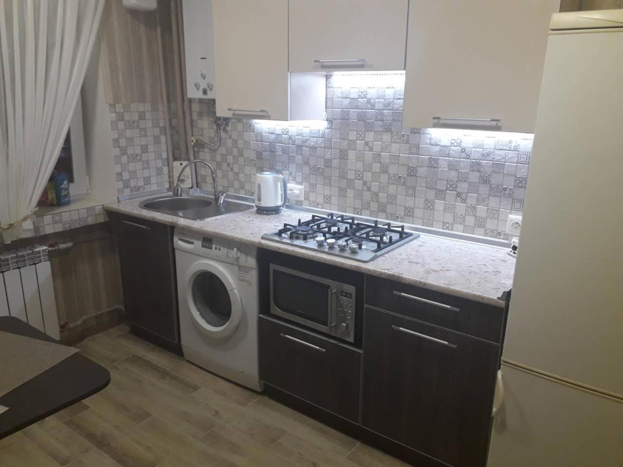 חארקיב Apartment 30 M2 On Sergei Esenin 11 מראה חיצוני תמונה