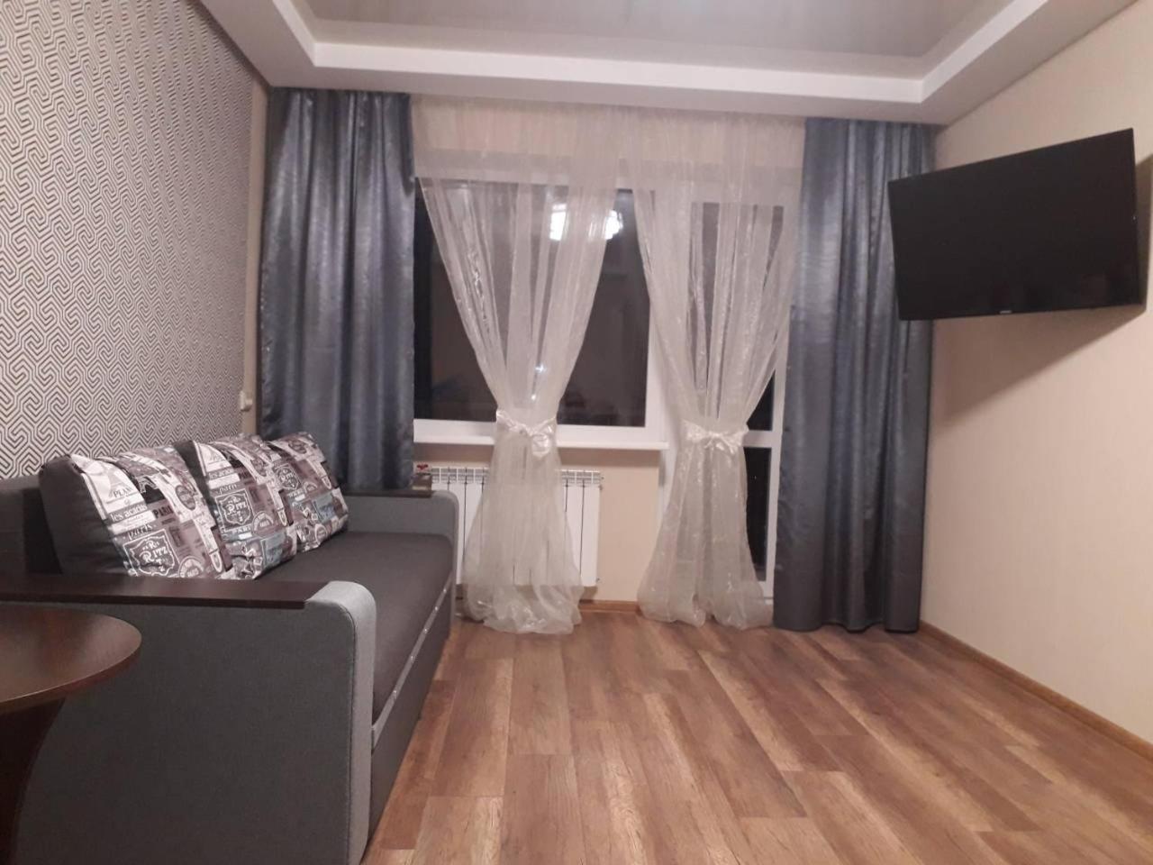 חארקיב Apartment 30 M2 On Sergei Esenin 11 מראה חיצוני תמונה