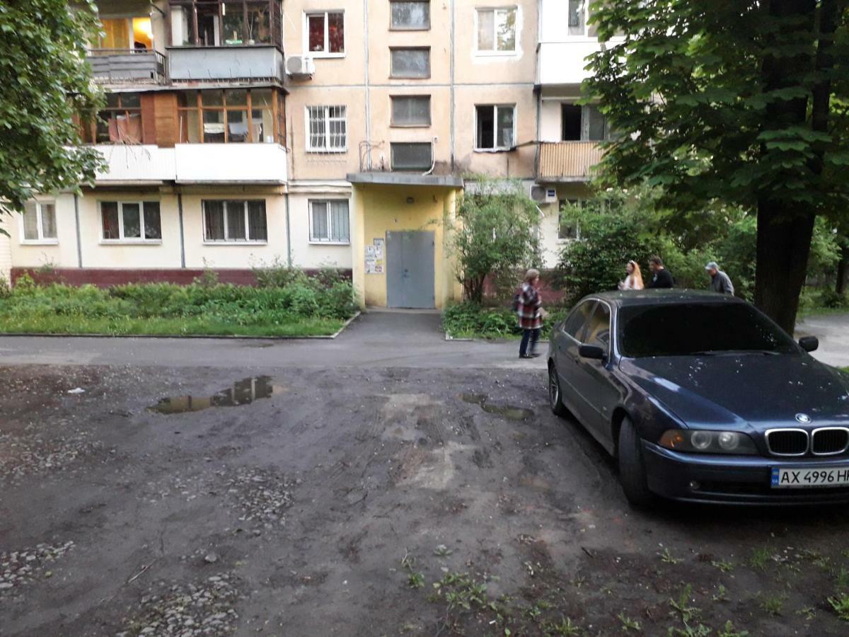 חארקיב Apartment 30 M2 On Sergei Esenin 11 מראה חיצוני תמונה