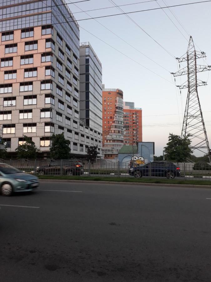 חארקיב Apartment 30 M2 On Sergei Esenin 11 מראה חיצוני תמונה