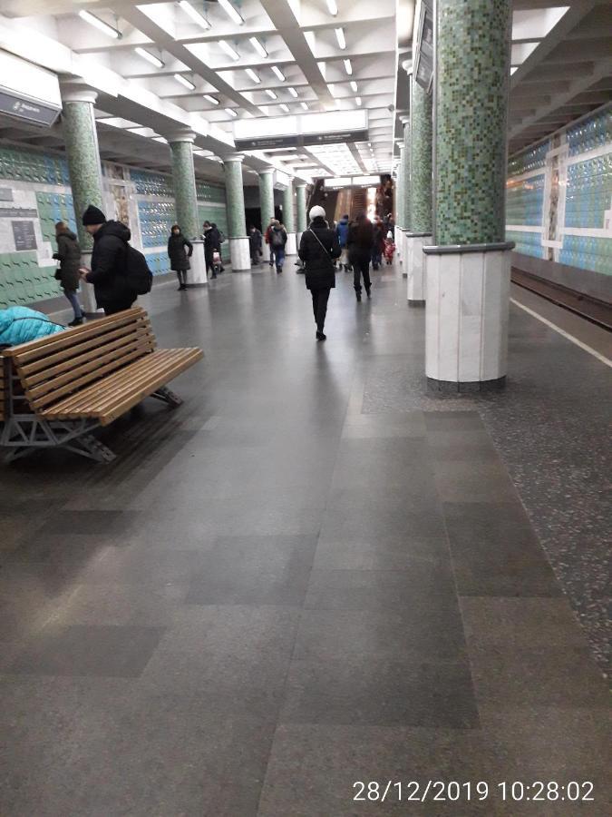 חארקיב Apartment 30 M2 On Sergei Esenin 11 מראה חיצוני תמונה